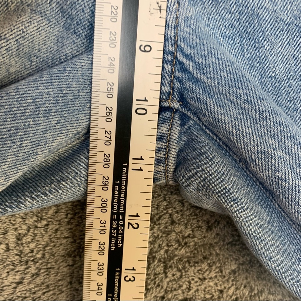 Levi’s Baggy Dad Jean Slightly Distressed Light Wash Size 26 /29” Inseam Midrise - Picture 8 of 14